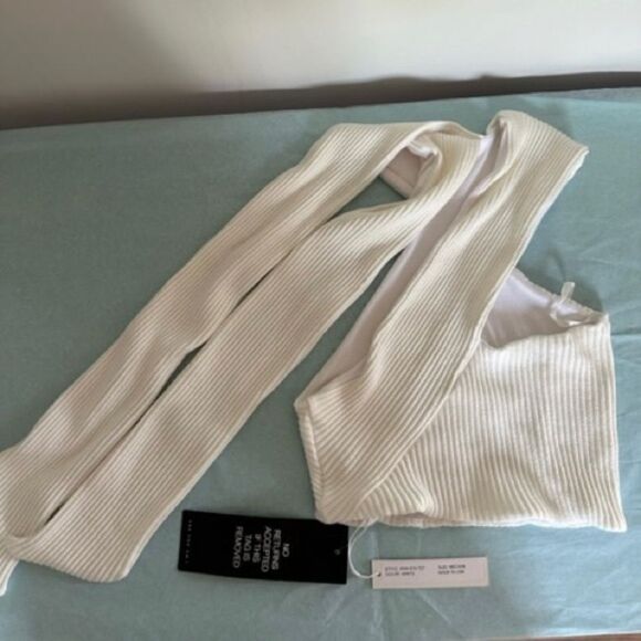 Are You Am I Kiern Top in White - Picture 5 of 7